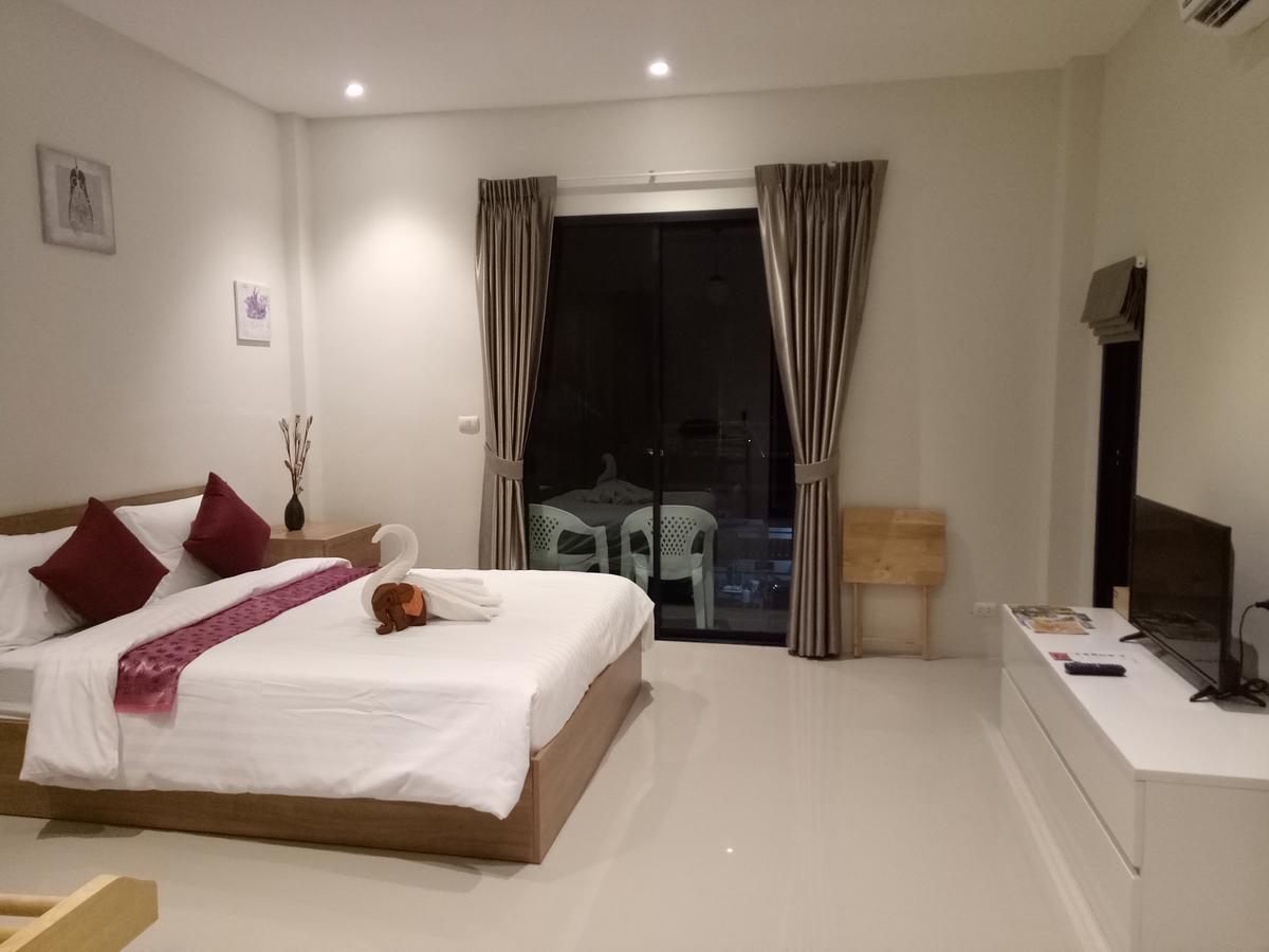 Baan Phunwanna Vila Praia de Kata Exterior foto