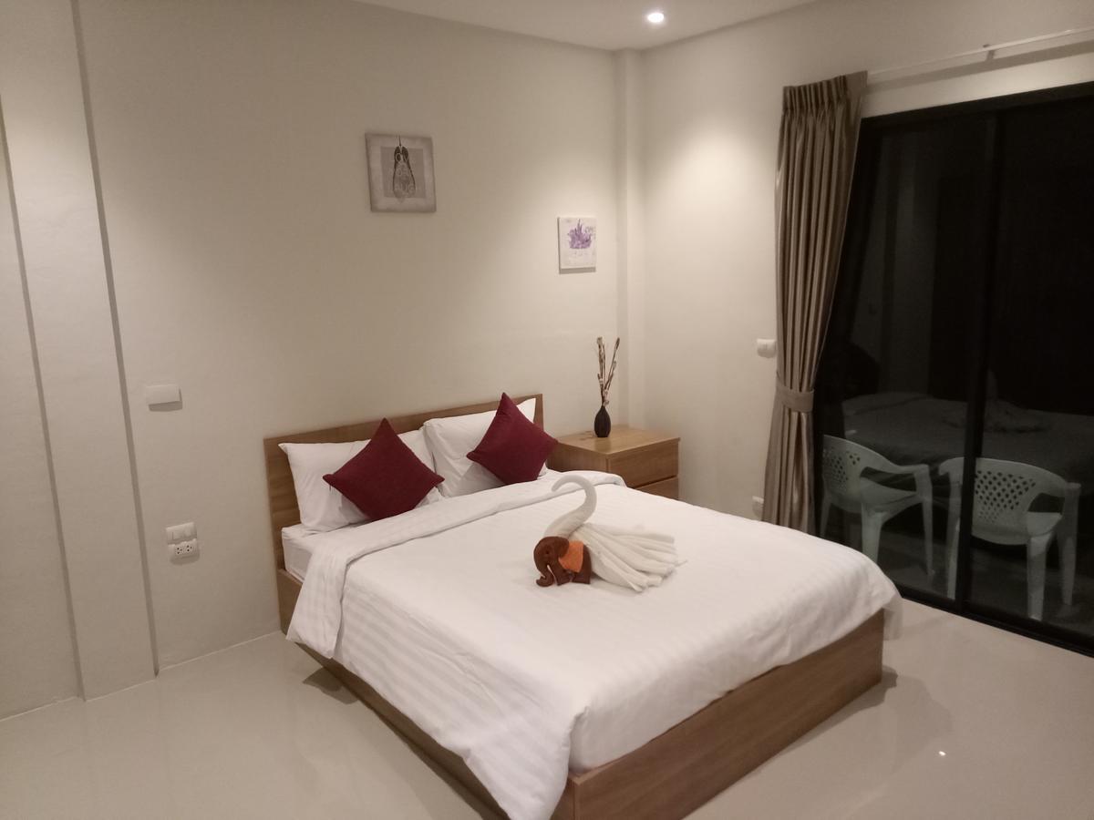 Baan Phunwanna Vila Praia de Kata Exterior foto