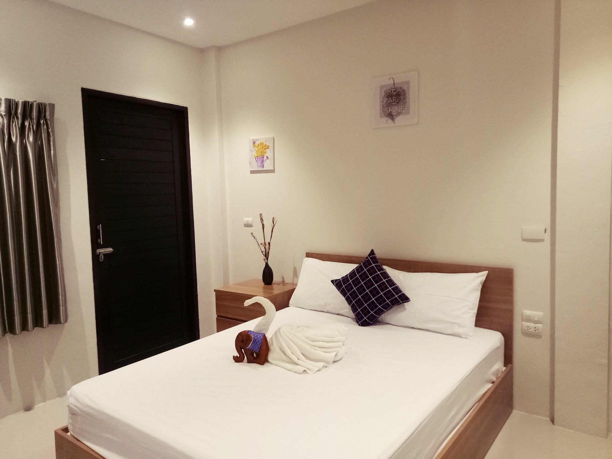Baan Phunwanna Vila Praia de Kata Exterior foto