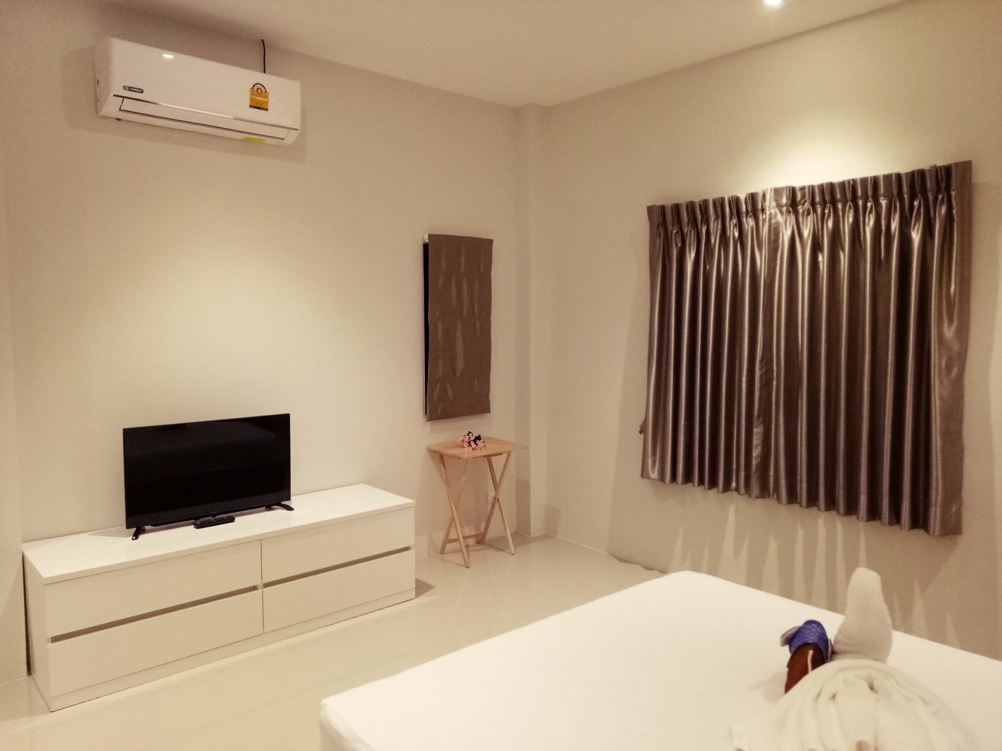 Baan Phunwanna Vila Praia de Kata Exterior foto